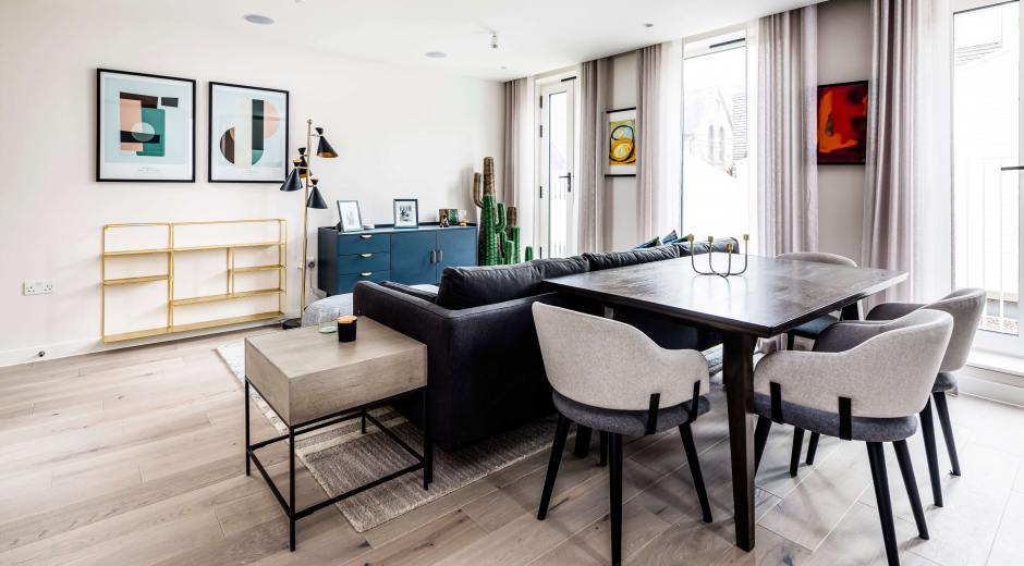 4, 237 Brixton Hill - living room dining